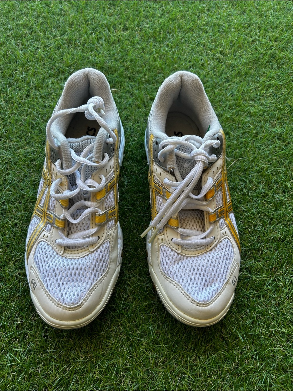 ASIC running shoes size 6 pre owned